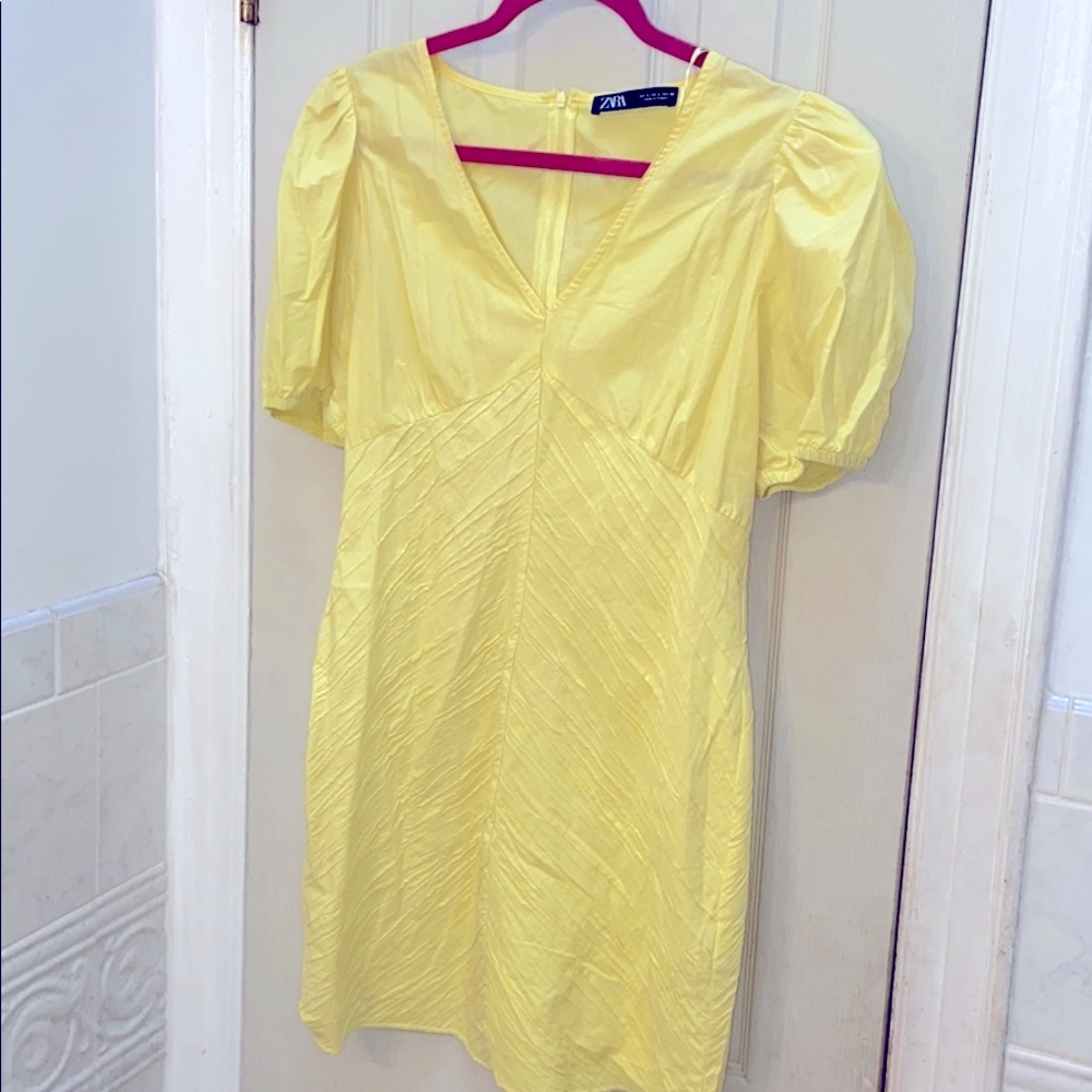 Beautiful yellow Zara dress!